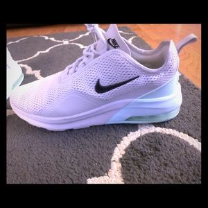 Women’s Nike AirMax size 11